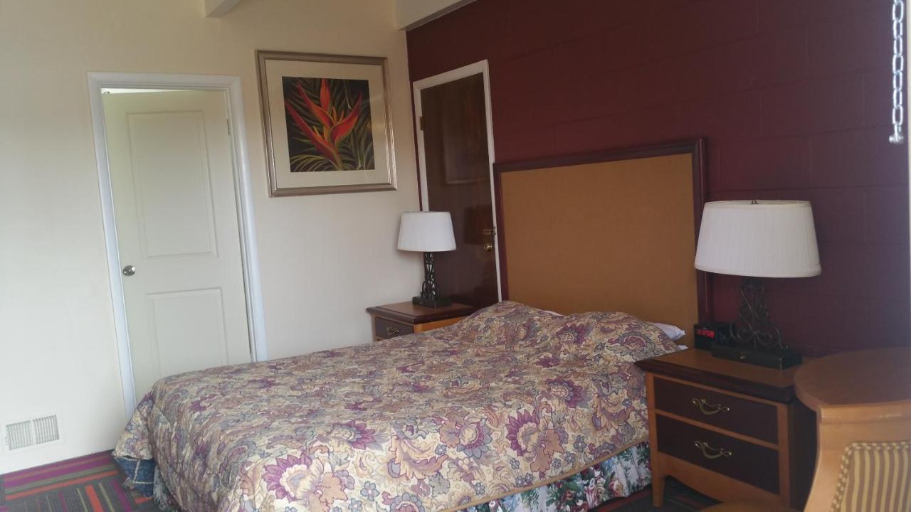 Thunder Bird Hotel 3*